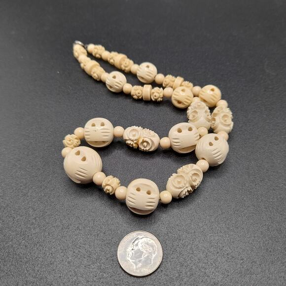 Vintage Celluloid Beaded Necklace, Carved Beads, 16", 1950s Vintage Jewelry - Picture 10 of 12